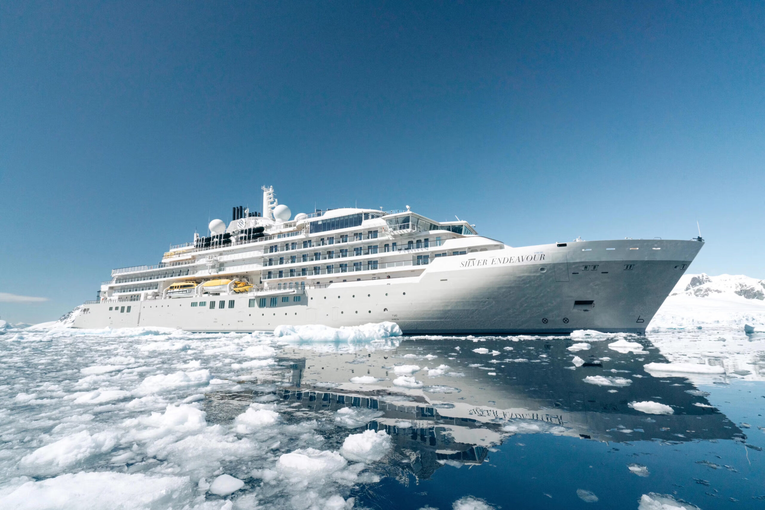 銀海郵輪 Silver Endeavour 航行於南極海域