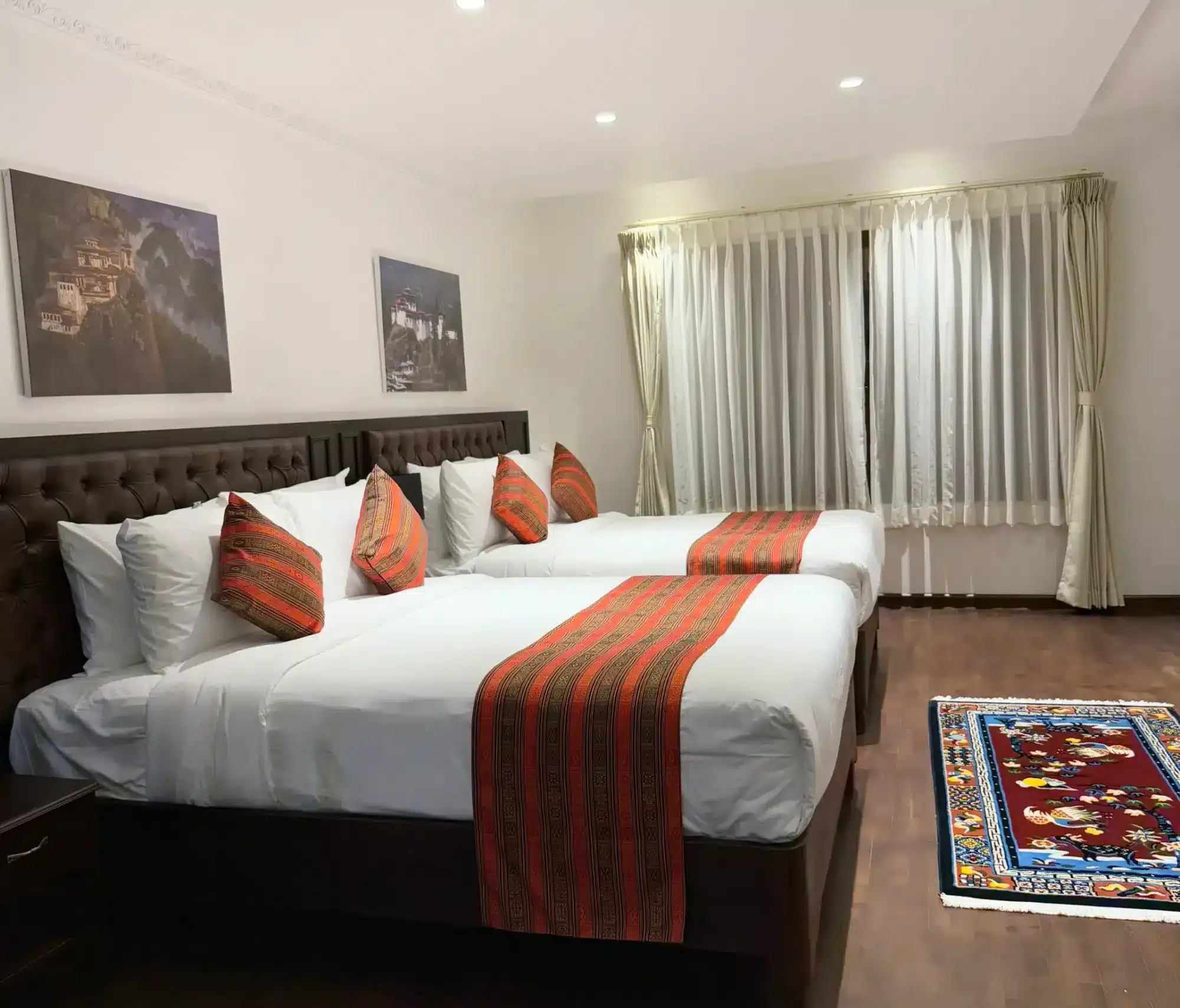 Lhaki Hotel